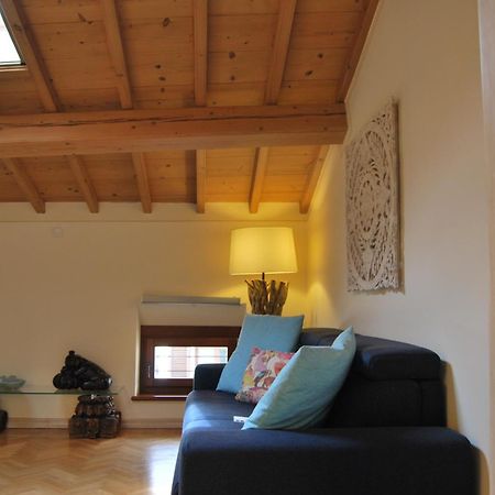 Attic 1 Centro Storico Apartment Peschiera del Garda Bagian luar foto