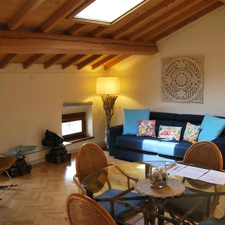 Attic 1 Centro Storico Apartment Peschiera del Garda Bagian luar foto
